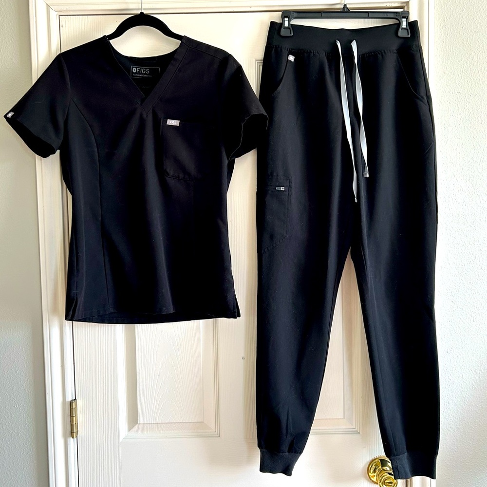 FIGS - Scrub SET- Black - Catarina Top (Small) - Zamora High Waisted (S/Tall)